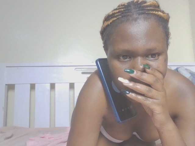 Dewebony live cam on BongaCams