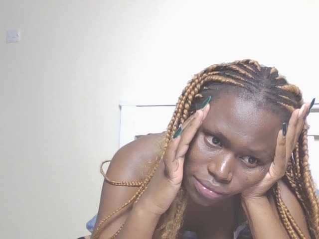 Dewebony live cam on BongaCams