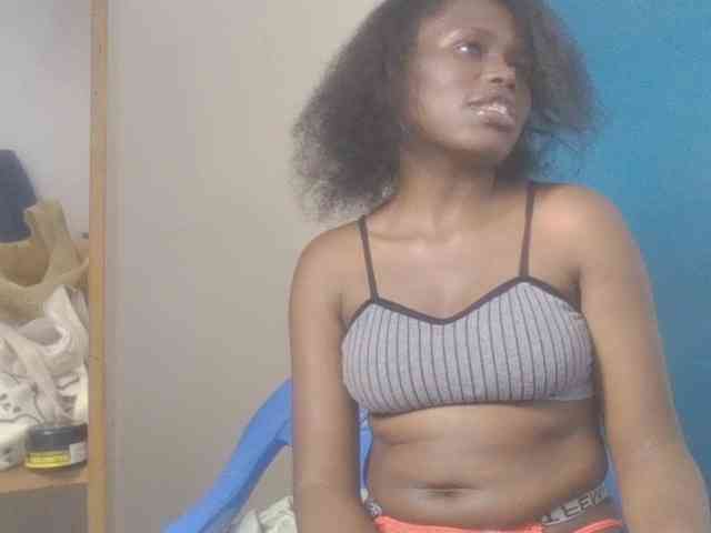 Modella: Dewebony