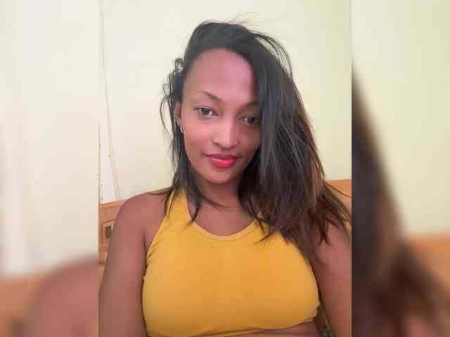 Cynthia-1 webcam