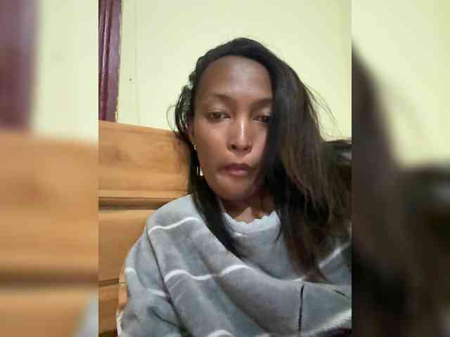 Cynthia-1 webcam