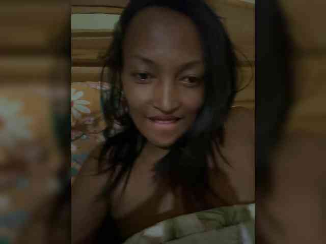 Cynthia-1 webcam