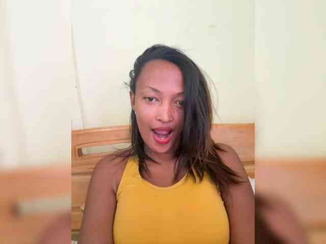 Cynthia-1 webcam