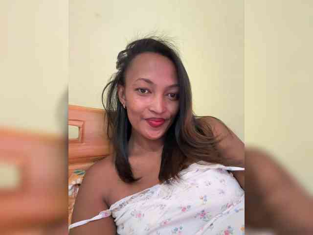 Cynthia-1 Sex Cam Show