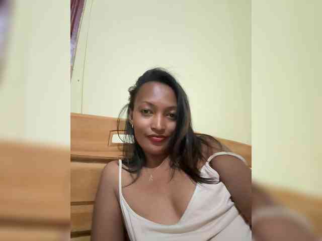 Cynthia-1 Sex Cam Show