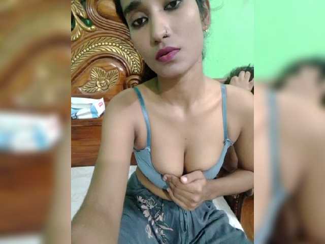 Meherin-Afra6 live cam on BongaCams