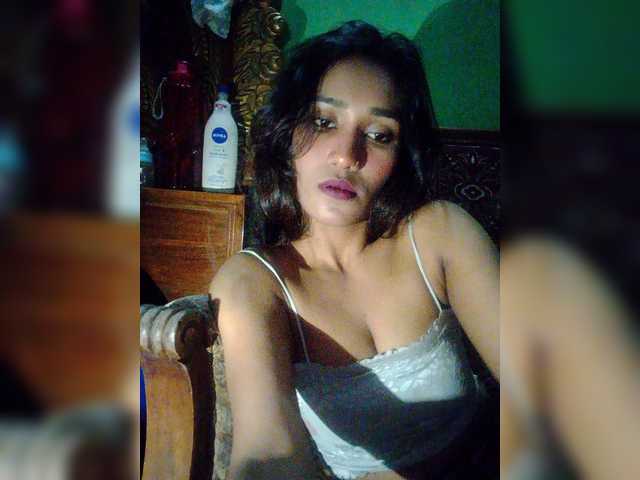 Meherin-Afra6 live cam on BongaCams