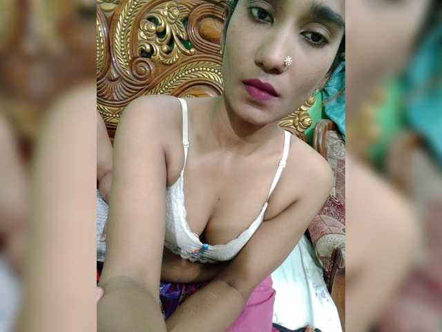 Meherin-Afra6 live cam on BongaCams