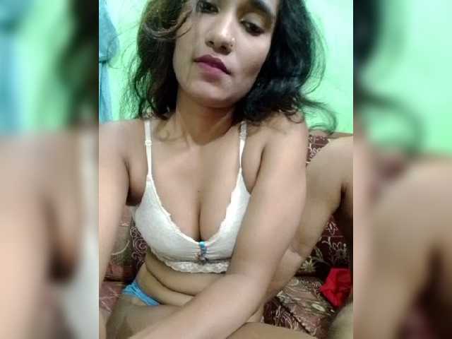 Meherin-Afra6 live cam on BongaCams