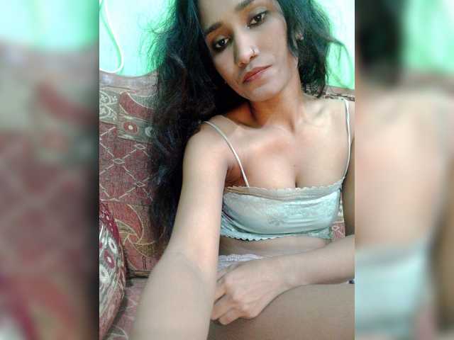 Meherin-Afra6 live cam on BongaCams