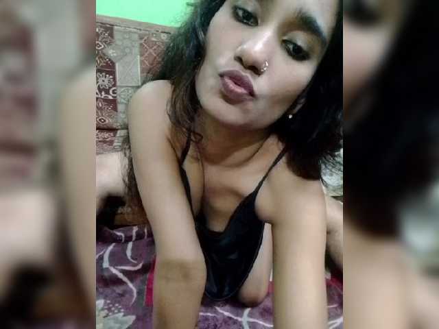 le modèle Meherin-Afra6 est en webcam porno dans un show sur le site bongacams, il possède les tags suivants: Asian,Brunette,Shaved