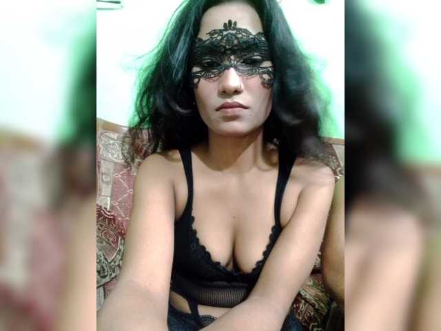 Meherin-Afra6 live cam on BongaCams