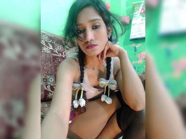 Meherin-Afra6 live cam