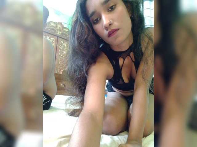 Meherin-Afra6 live cam on BongaCams