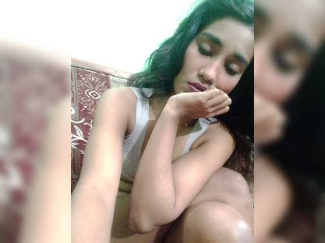 Meherin-Afra6 live cam on BongaCams