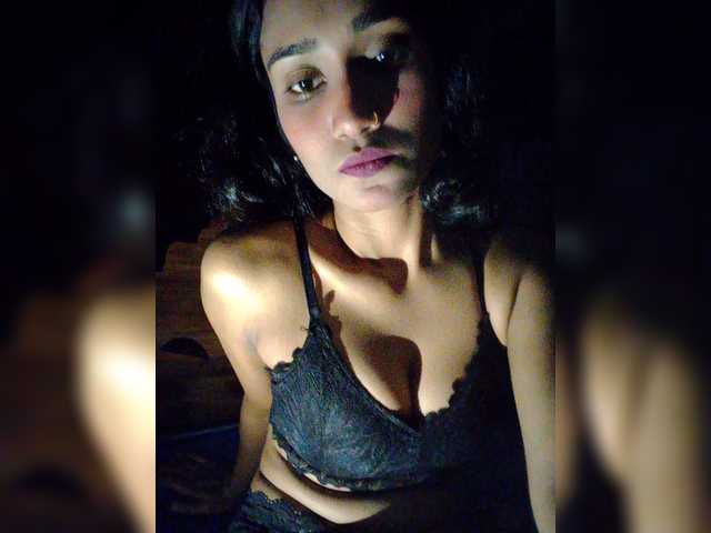Meherin-Afra6 live cam on BongaCams
