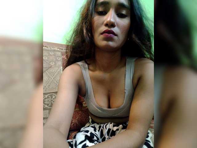 Meherin-Afra6 live cam on BongaCams