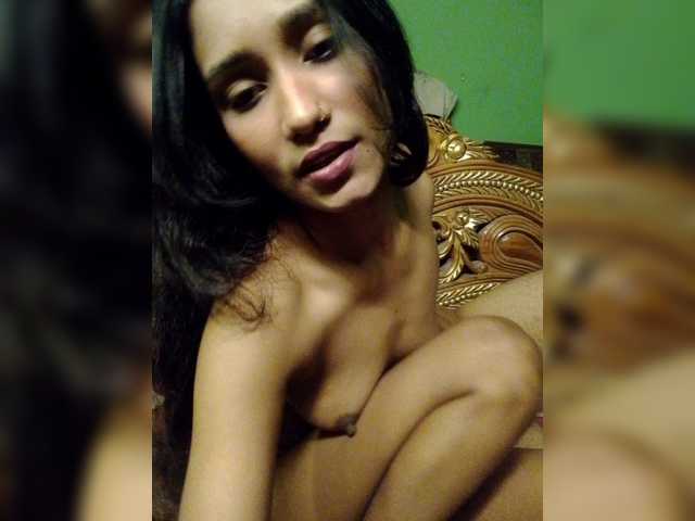le modèle Meherin-Afra6 est en webcam porno dans un show sur le site bongacams, il possède les tags suivants: Asian,Brunette,Shaved