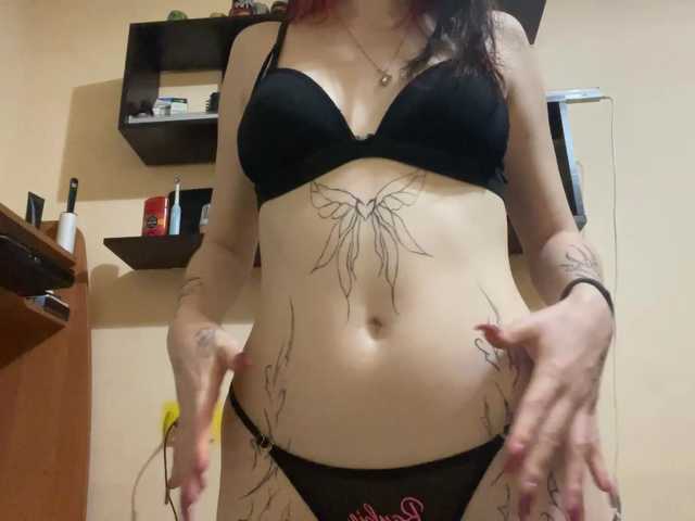 CrystallKaya live cam on BongaCams