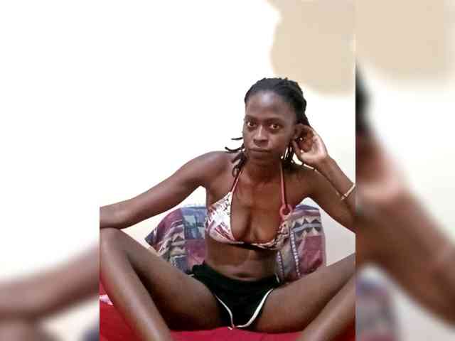 Lora-Elizabeth webcam