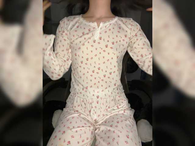 KaRinKaAa69 live cam on BongaCams