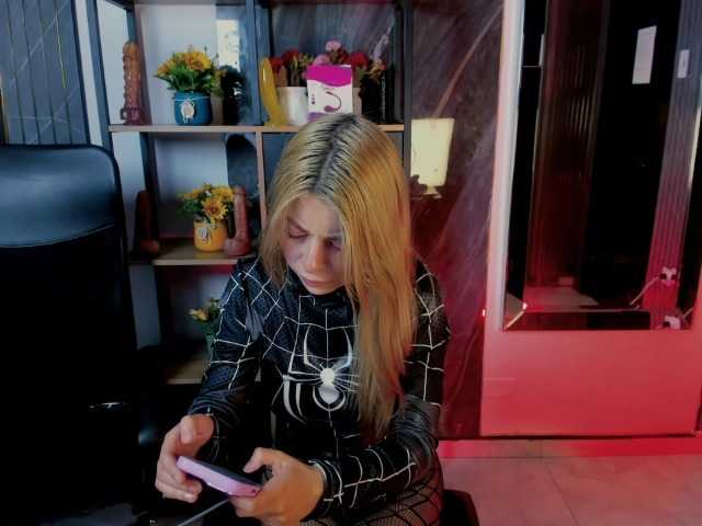 CelesteNaugthy live cam on BongaCams