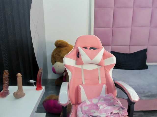 CelesteNaugthy live cam on BongaCams
