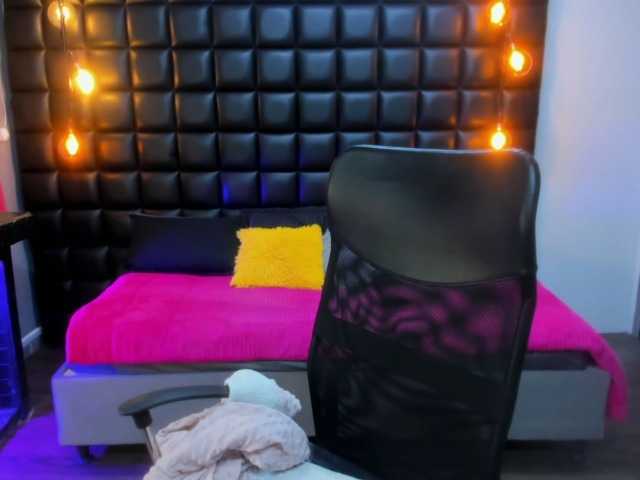 CelesteNaugthy live cam on BongaCams