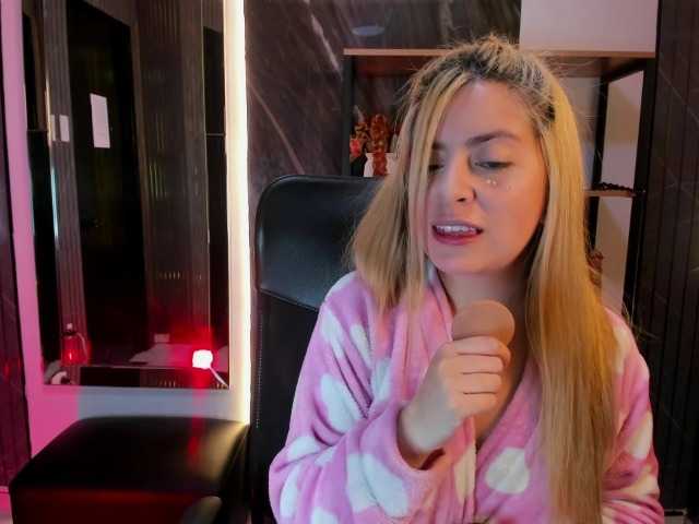 CelesteNaugthy live cam on BongaCams
