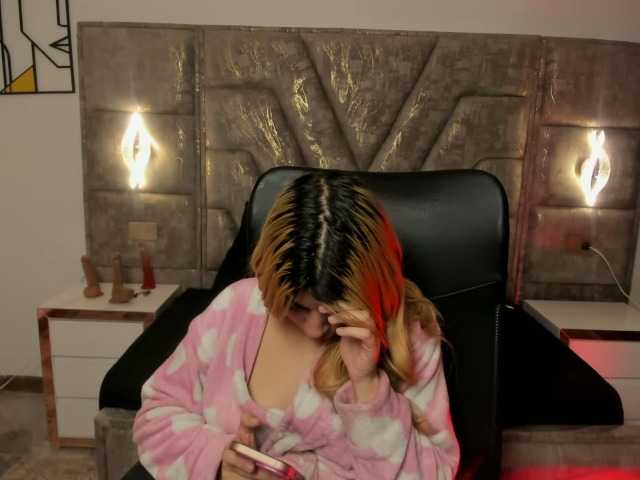 CelesteNaugthy live cam on BongaCams