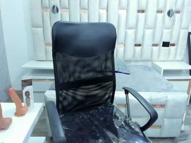 CelesteNaugthy live cam on BongaCams
