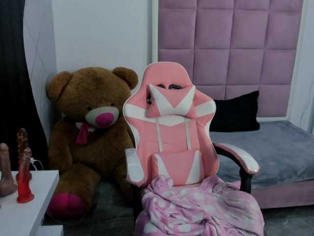 CelesteNaugthy live cam on BongaCams