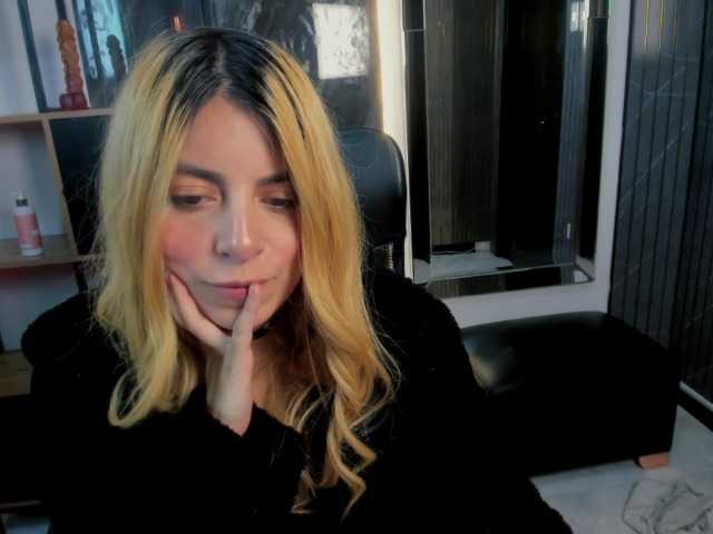 CelesteNaugthy live cam on BongaCams