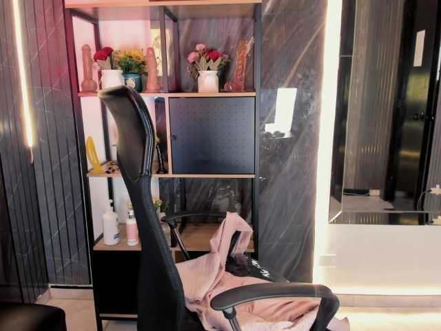 CelesteNaugthy live cam on BongaCams
