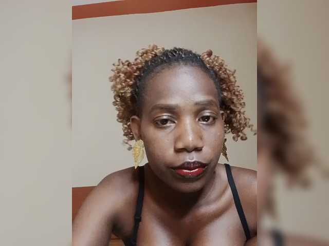 Afri live cam on BongaCams