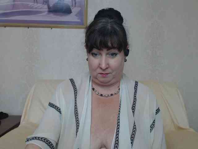 Milf4love live female cam on bongacams