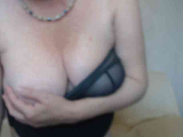 Milf4love webcam