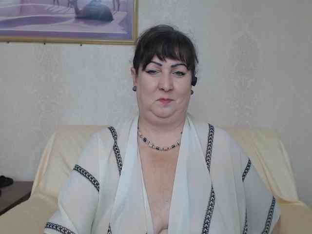 Milf4love live female cam on bongacams