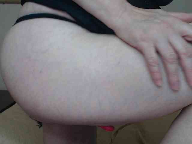 Milf4love live female cam on bongacams