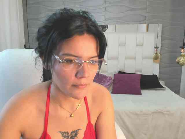 LiaKalifa webcam