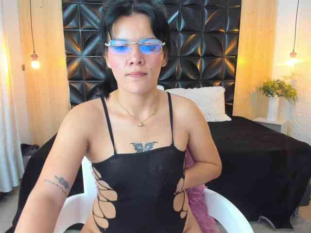 LiaKalifa webcam