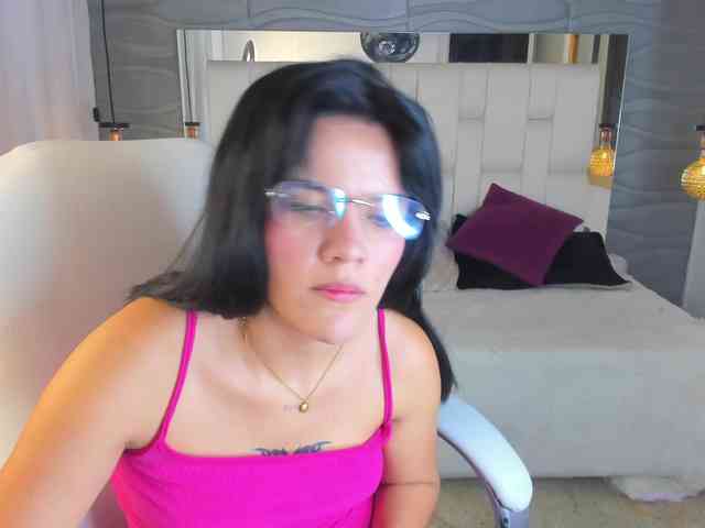 LiaKalifa webcam