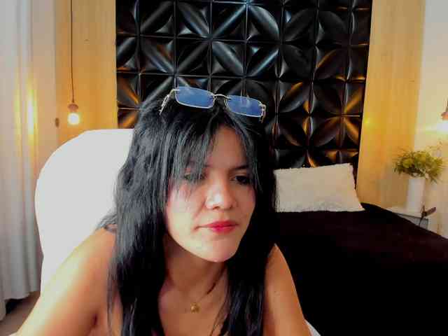 LiaKalifa webcam