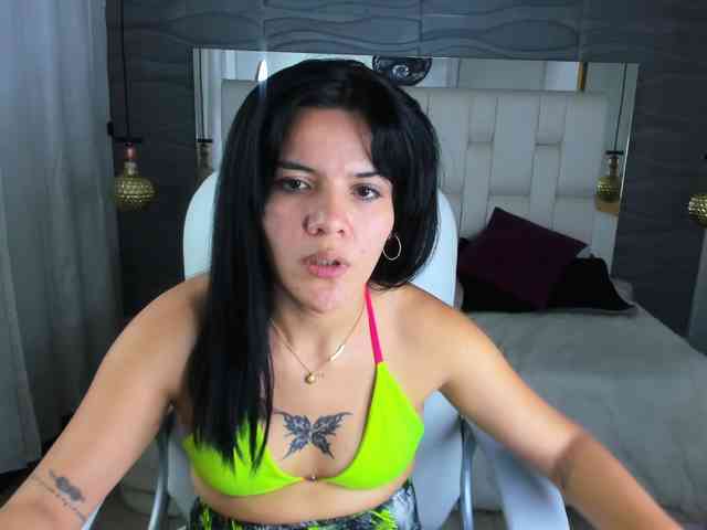LiaKalifa webcam