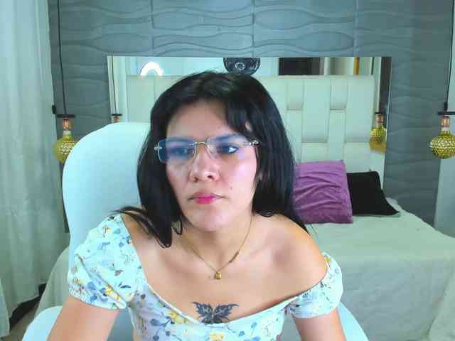LiaKalifa webcam