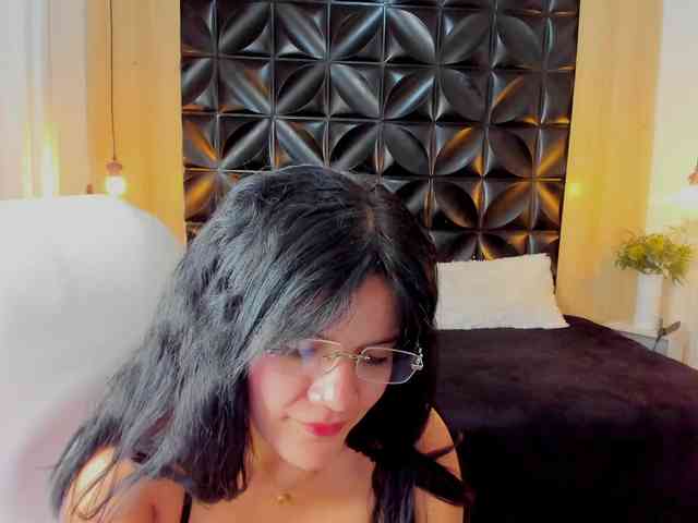 LiaKalifa webcam