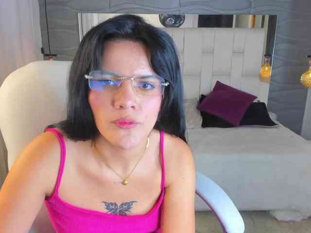 LiaKalifa webcam