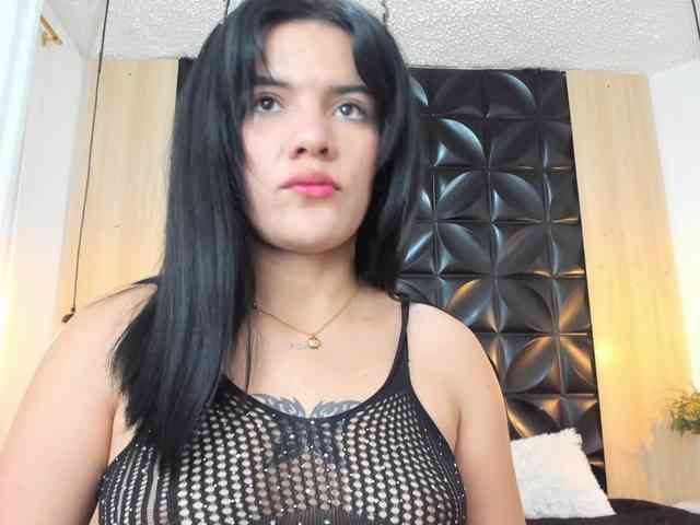 LiaKalifa webcam