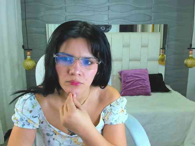LiaKalifa webcam