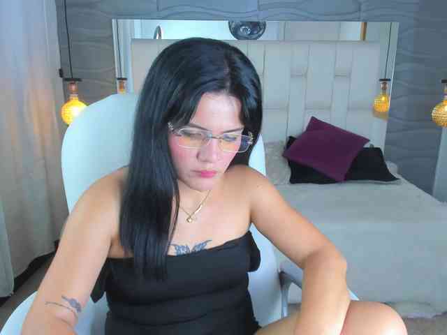 LiaKalifa webcam